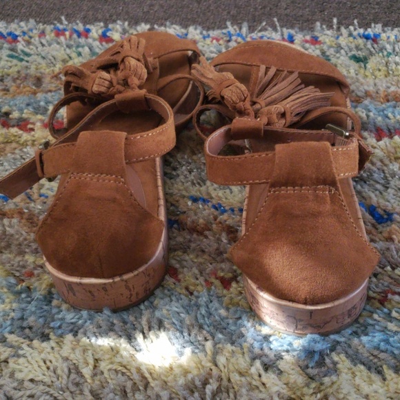 Mossimo flats - Picture 3 of 4